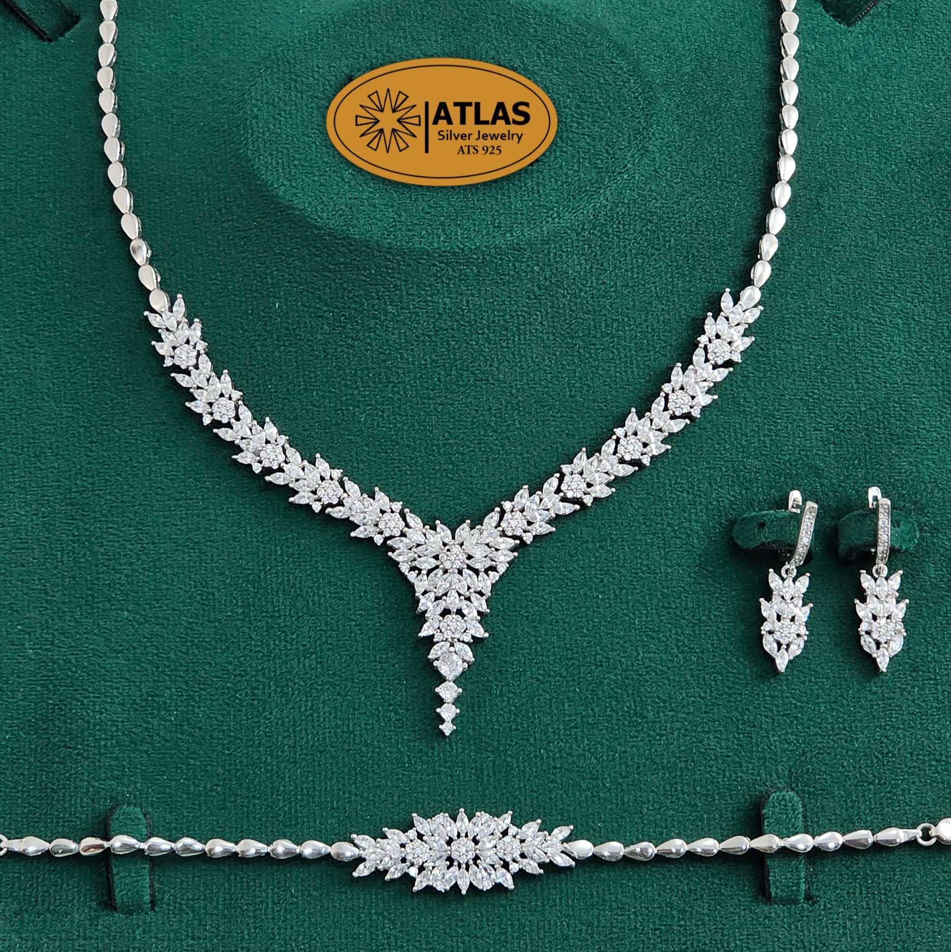 سرویس نقره جواهری زنانه مجلسی با نگین های برلیان و مارکیز 32 گرمی نقره اصل 925