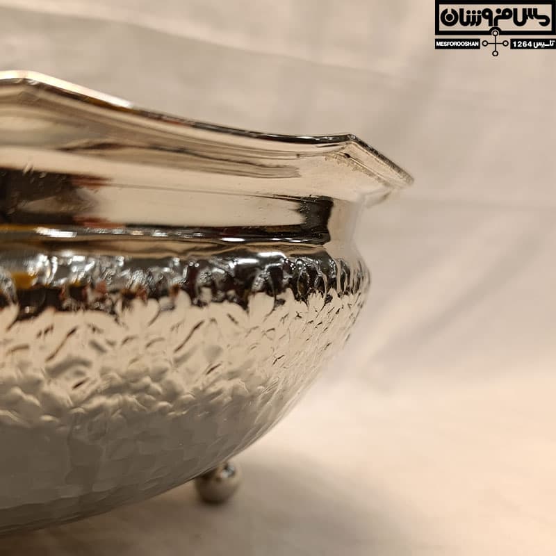 شکلات خوری مسی ۳ پایه آبکاری کروم طرحدار مدل هنری — تصویر ۹