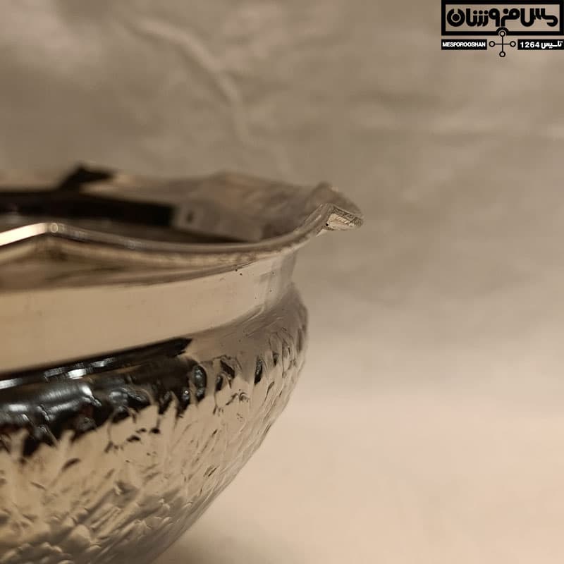 شکلات خوری مسی ۳ پایه آبکاری کروم طرحدار مدل هنری — تصویر ۴