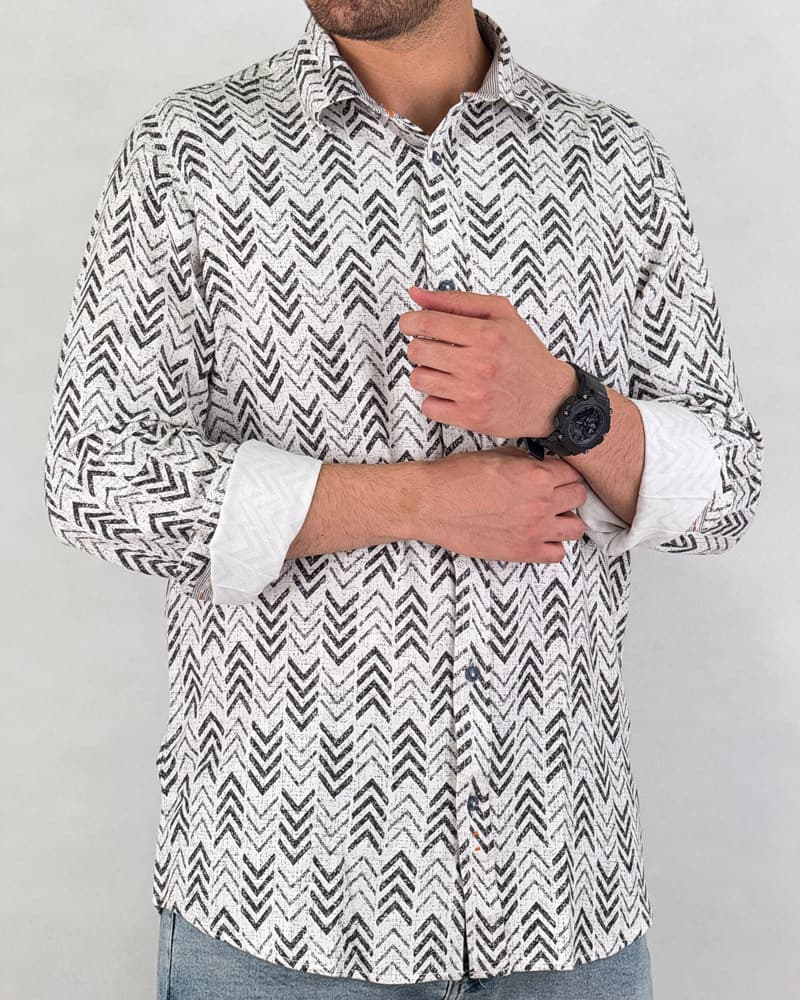 پیراهن مردانه چاپی جناقی رنگ سفید مشکی کد 66104