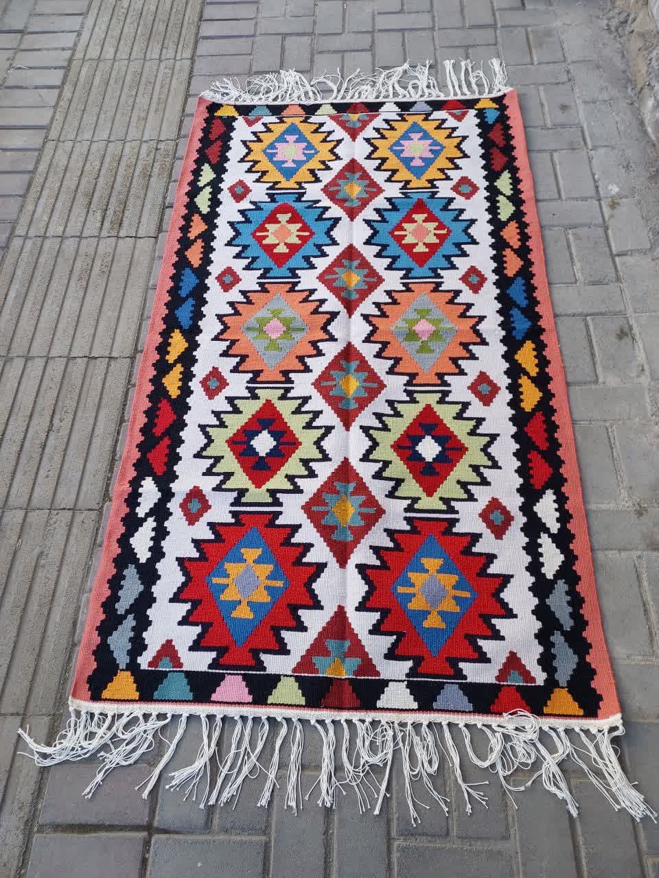 گلیم دست بافته شده | کیفیت نخ اعلاء