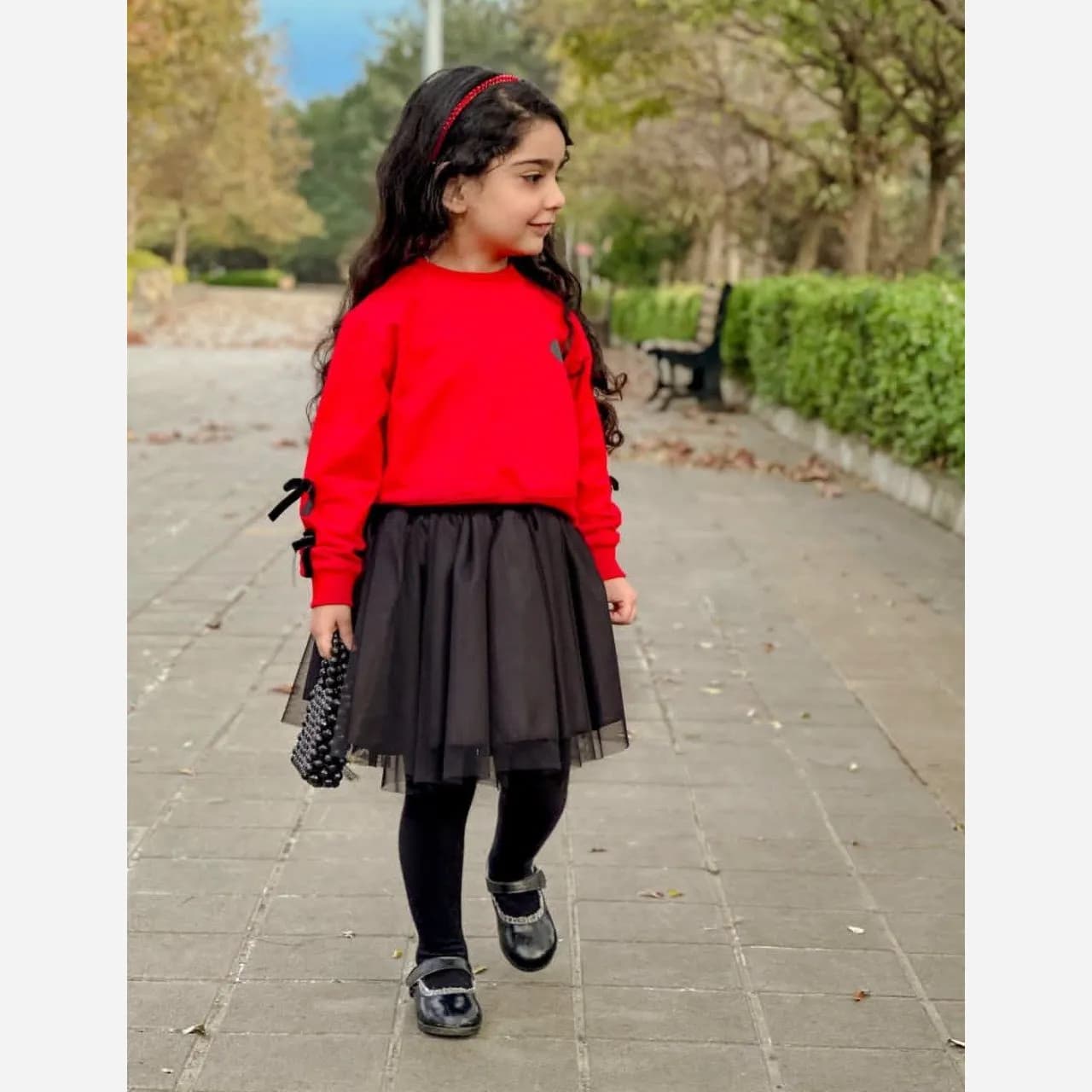 ست بلوز و دامن دخترانه یلدایی طرح دار جنس دورس پنبه و تور آستردار سایز 40 تا 55 — تصویر ۴