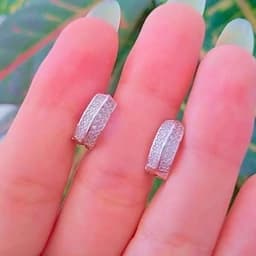 گوشواره نقره زنانه حلقه ای با عیار 925 استاندارد و آبکاری طلا سفید — تصویر ۳