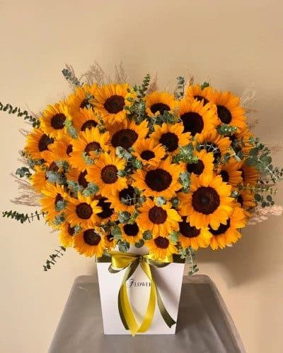 سفارش گل ویژه برای روز پزشک با پیام تقدیر چگونه است؟