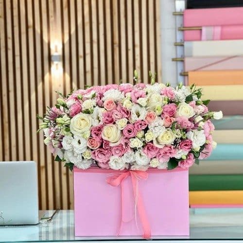 از کدام گلفروشی می‌توانم گل روز حسابدار با رنگ‌های خاص خریداری کنم؟
