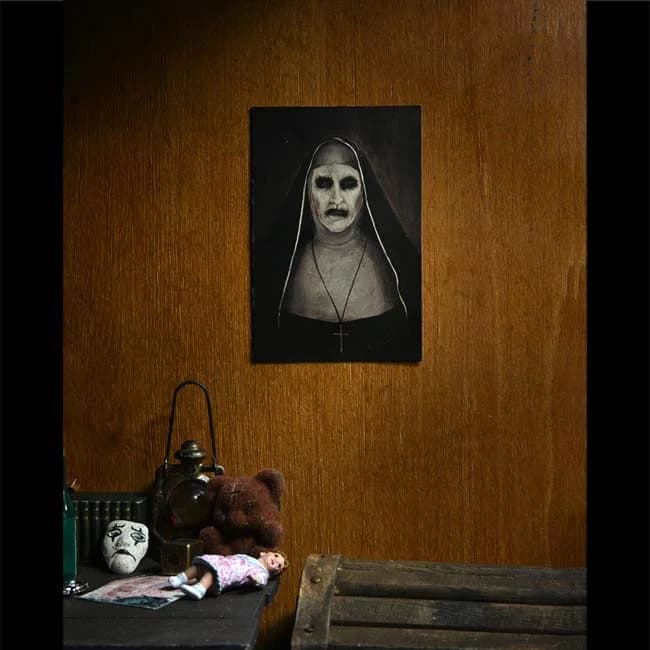فیگور نکا طرح کانجورینگ (احضار) The Conjuring مدل راهبه Nun — تصویر ۶