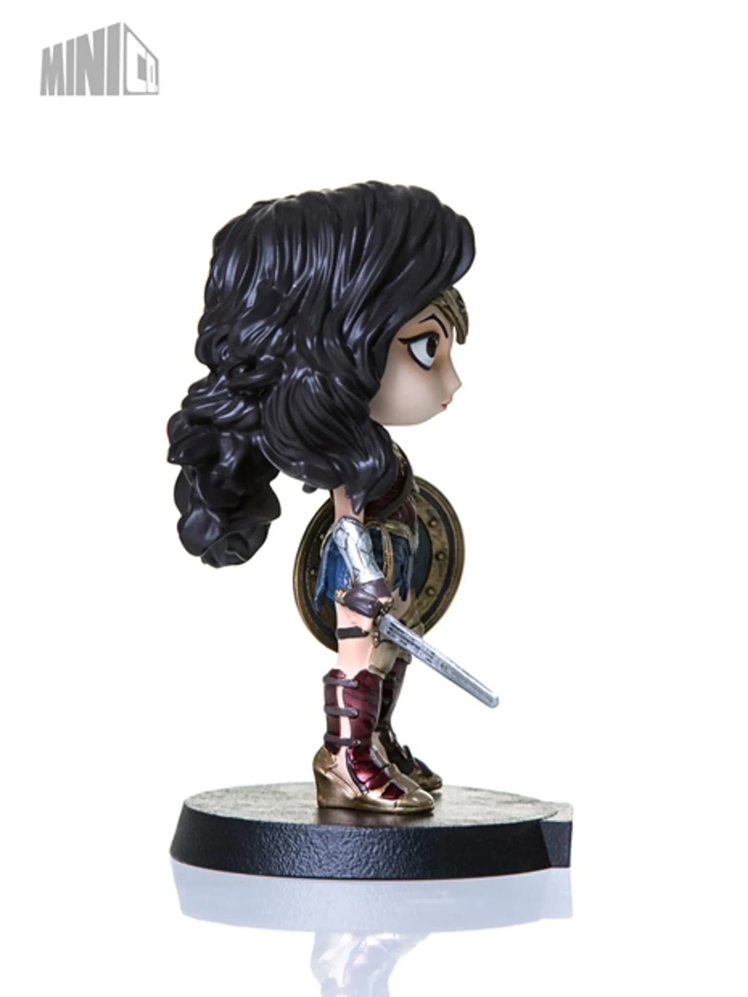 فیگور ایرون استودیو طرح مینیکو MiniCo طرح زن شگفتانگیز Wonder Woman — تصویر ۶