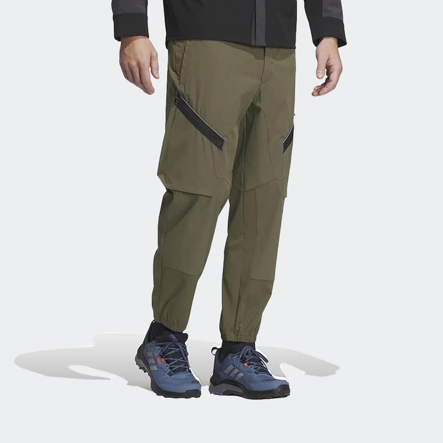 شلوار مردانه آدیداس مدل TERREX UTILITAS MEN’S KHAKI OUTDOOR TROUSERS — تصویر ۲