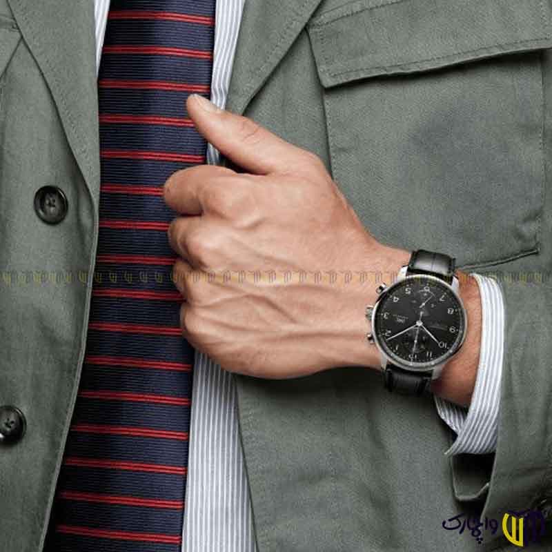 ساعت مچی عقربه ای کرنوگراف برند ‏iwc‏ طرح ‏IW371609‎ رنگ نقره ای مشکی — تصویر ۳