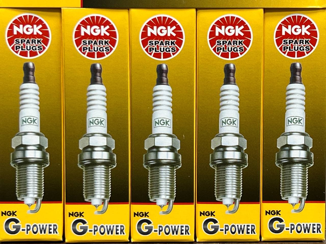 شمع موتور سیکلت پایه کوتاه سوزنی NGK G-POWR CR7HGP 3595