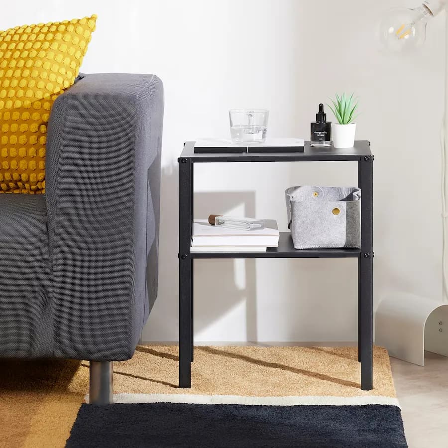 میز کنار تخت مشکی ایکیا سایز 42×34 مدل KNARREVIK — تصویر ۳