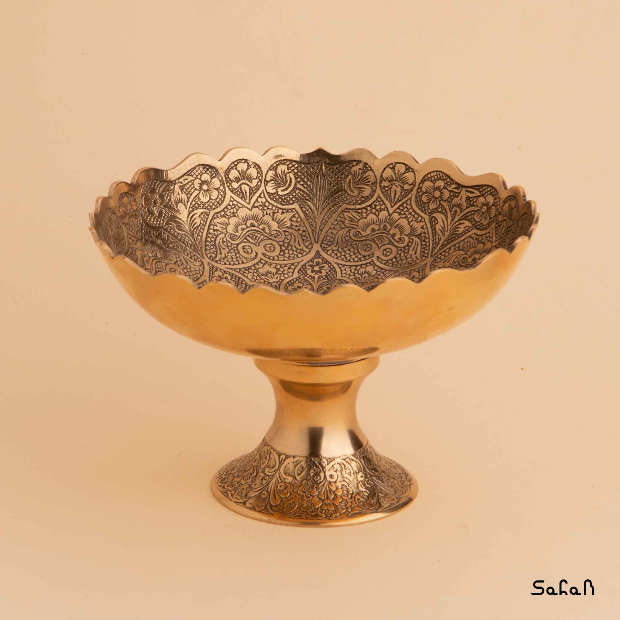 آجیل خوری پایه دار برنجی طلایی مدل هاچ