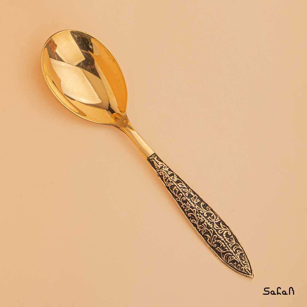 قاشق آجیل خوری برنجی طلایی مدل گل ریز