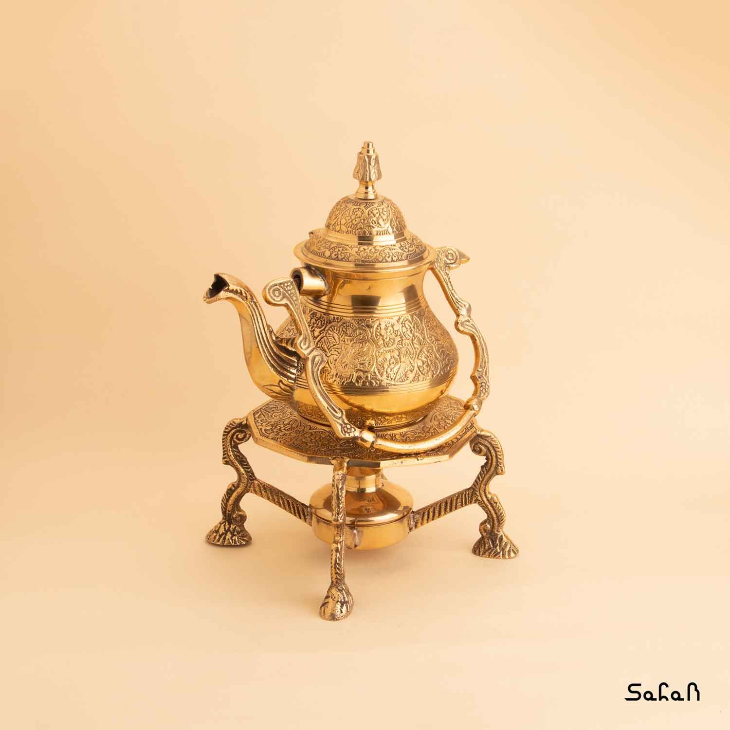 قوری وارمردار برنجی طلایی طرح طاووس مدل تیلور سایز 1 — تصویر ۲