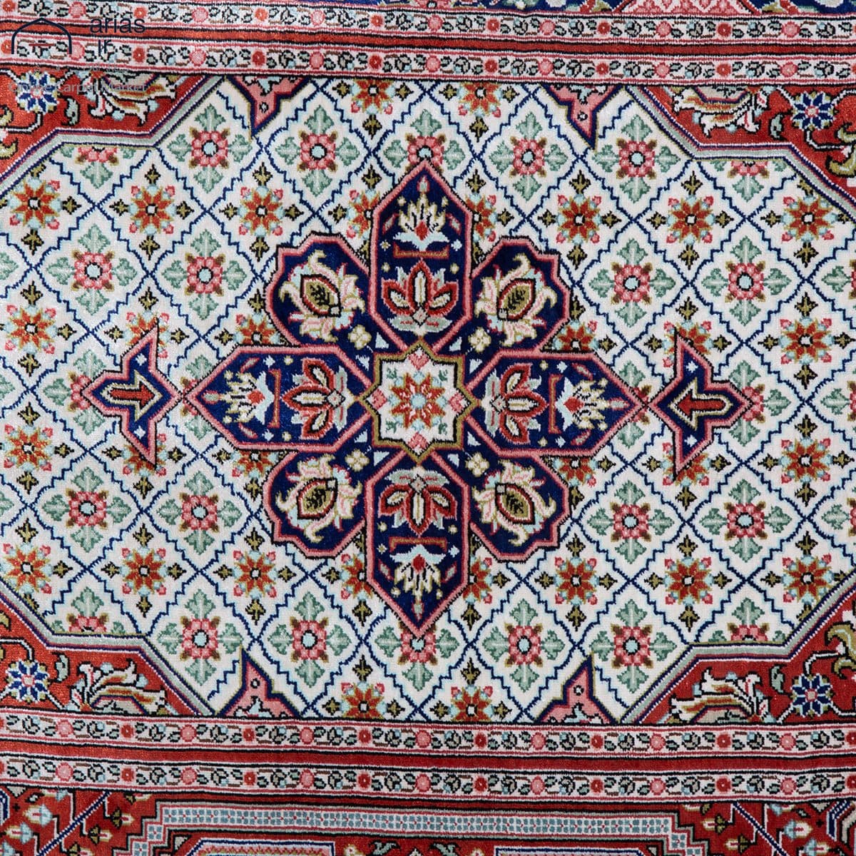 فرش دستباف شش متری تمام ابریشم طرح قابی مارک عربلو کد D02544G — تصویر ۹