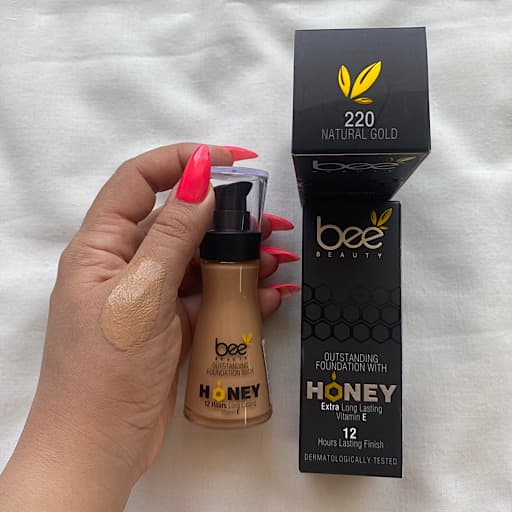 کرم پودر بی بیوتی شماره 220 Bee Beauty Foundation with Honeyحجم30میل