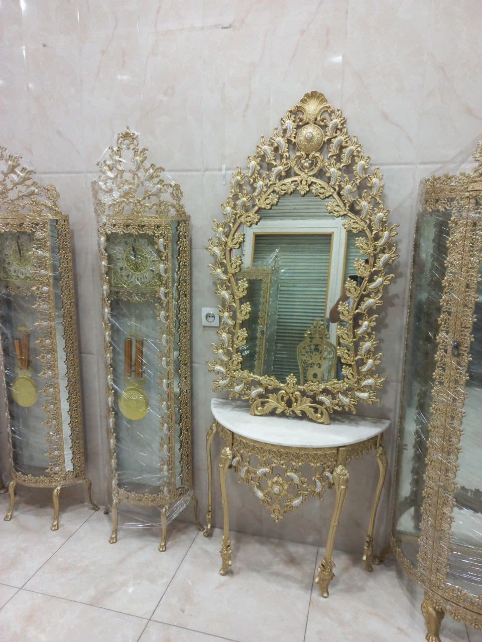 آینه کنسول محرابی طرح برنز تسمه بادمجانی