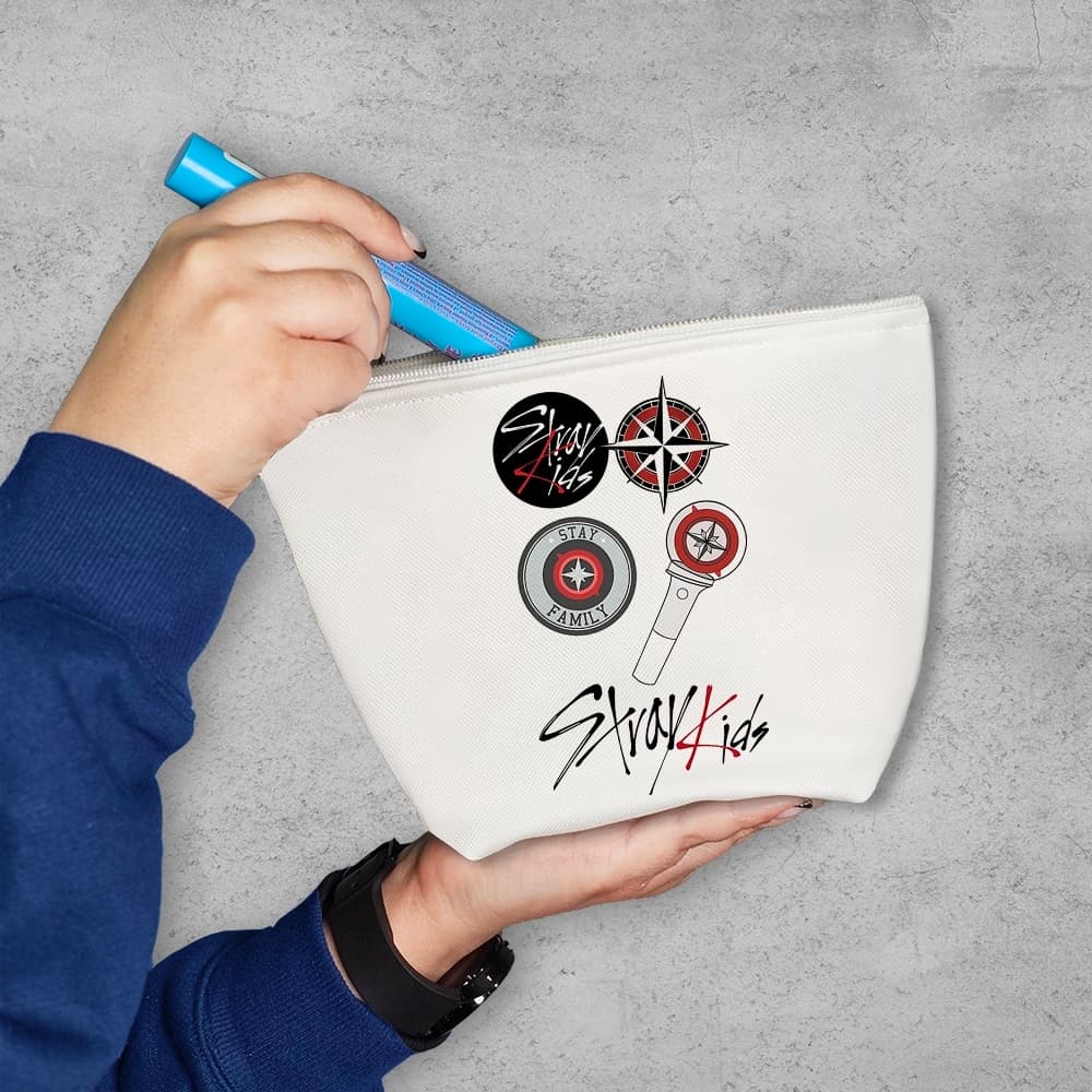 کیف لوازم آرایش گروه موسیقی استری کیدز (Stray Kids) — تصویر ۳