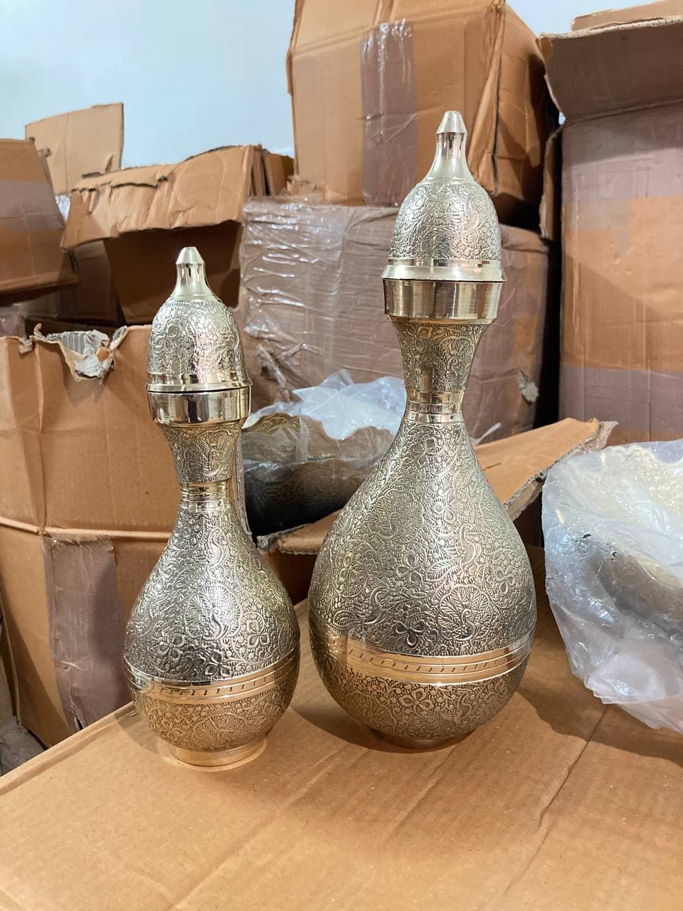 بطری برنجی طرح طاووس