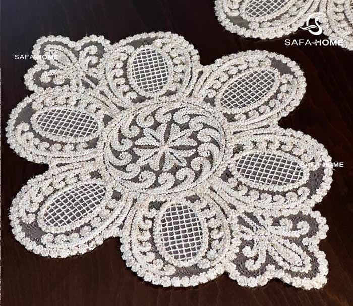 رومیزی عسلی قیطان دوزی مدل صدف شیری تک