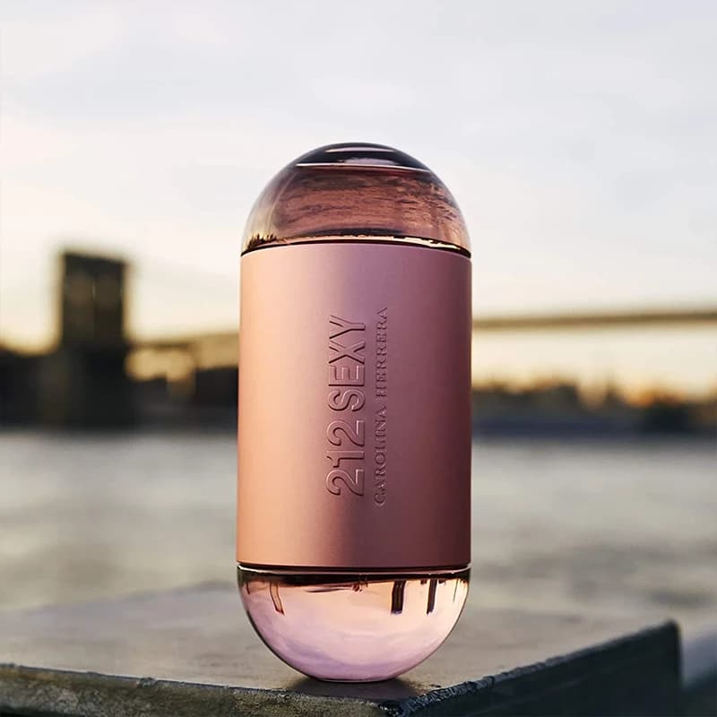 عطر 212 زنانه کارولینا هررا 212 (تستر اورجینال اروپایی) — تصویر ۸