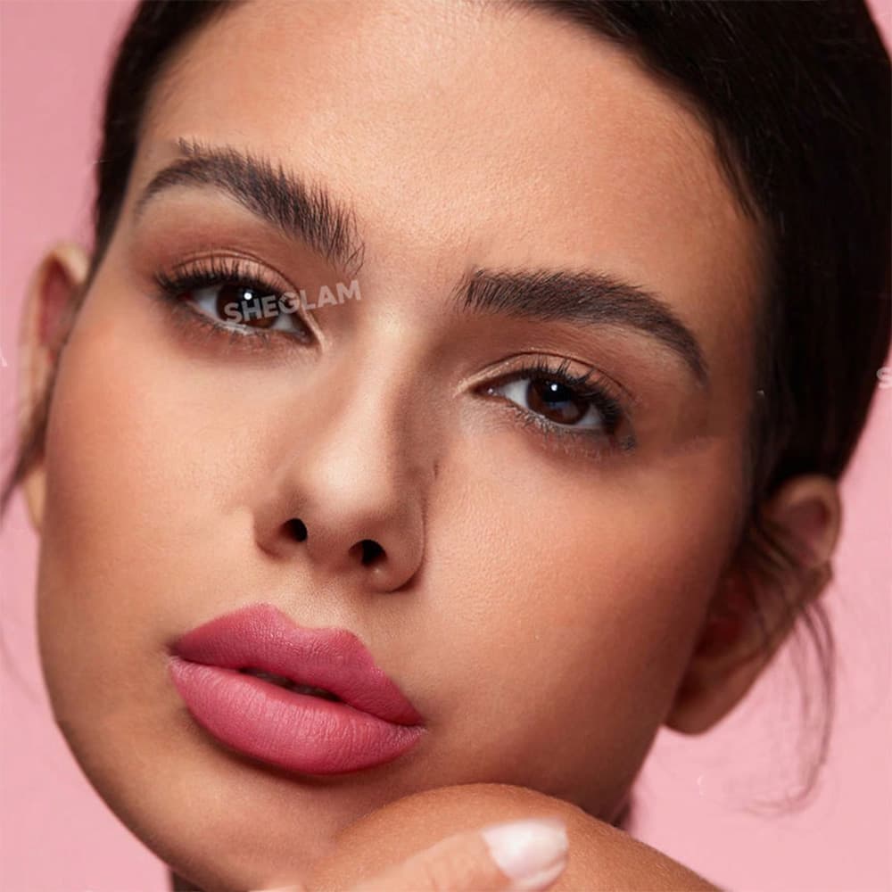 رژ جامد مات شیگلم Sheglam سری Matte Allure رنگ Rendevous — تصویر ۶