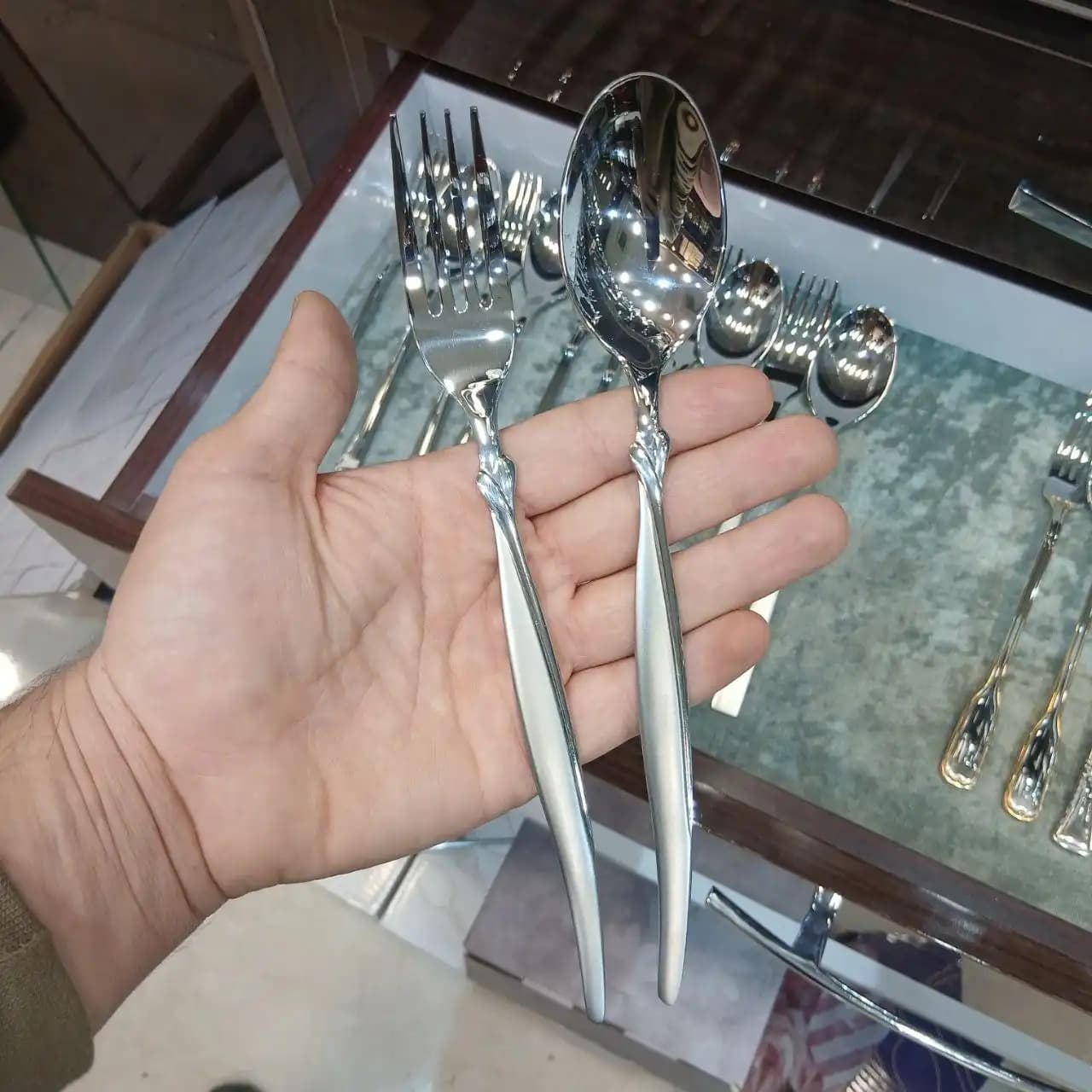 سرویس قاشق چنگال 18 نفره اس جی مدل 249s — تصویر ۲