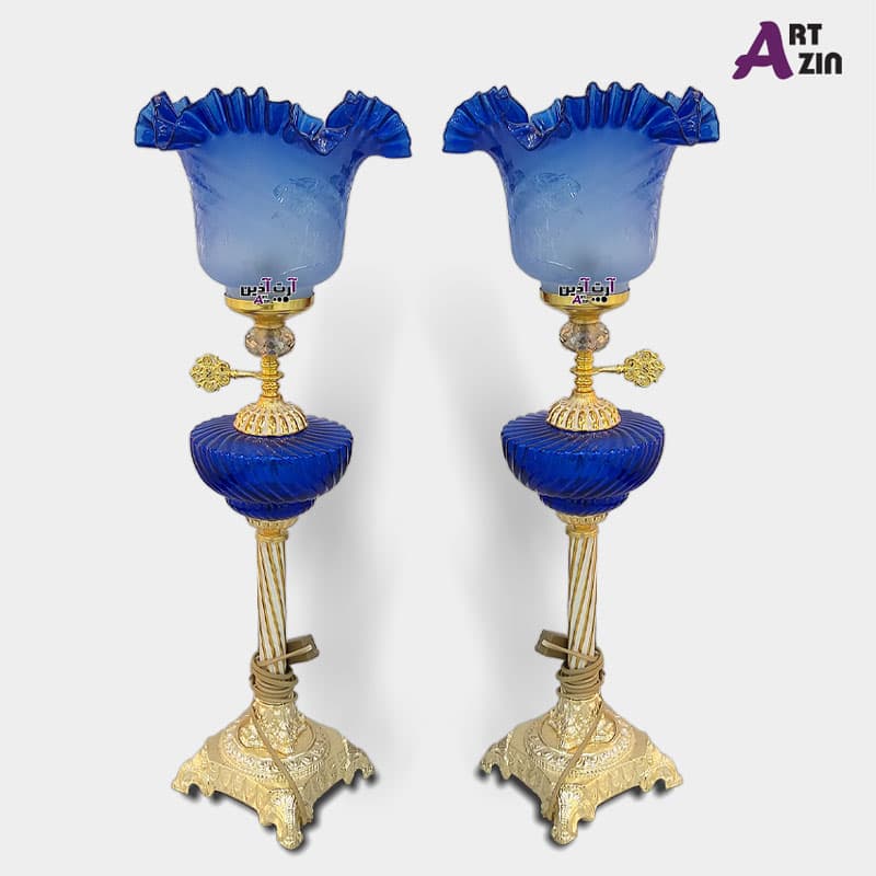 چراغ لاله نفتی آبی شمعدان کریمخانی شیشه ای طرح قدیمی – کد: 3 – 579