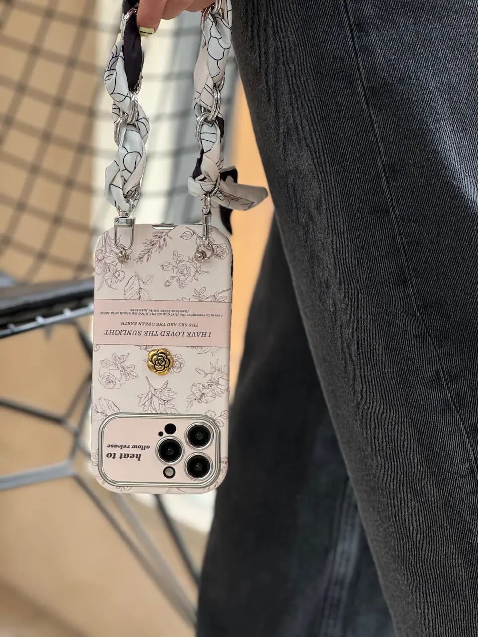 قاب گل طلایی با بند (کدC1572) — تصویر ۵