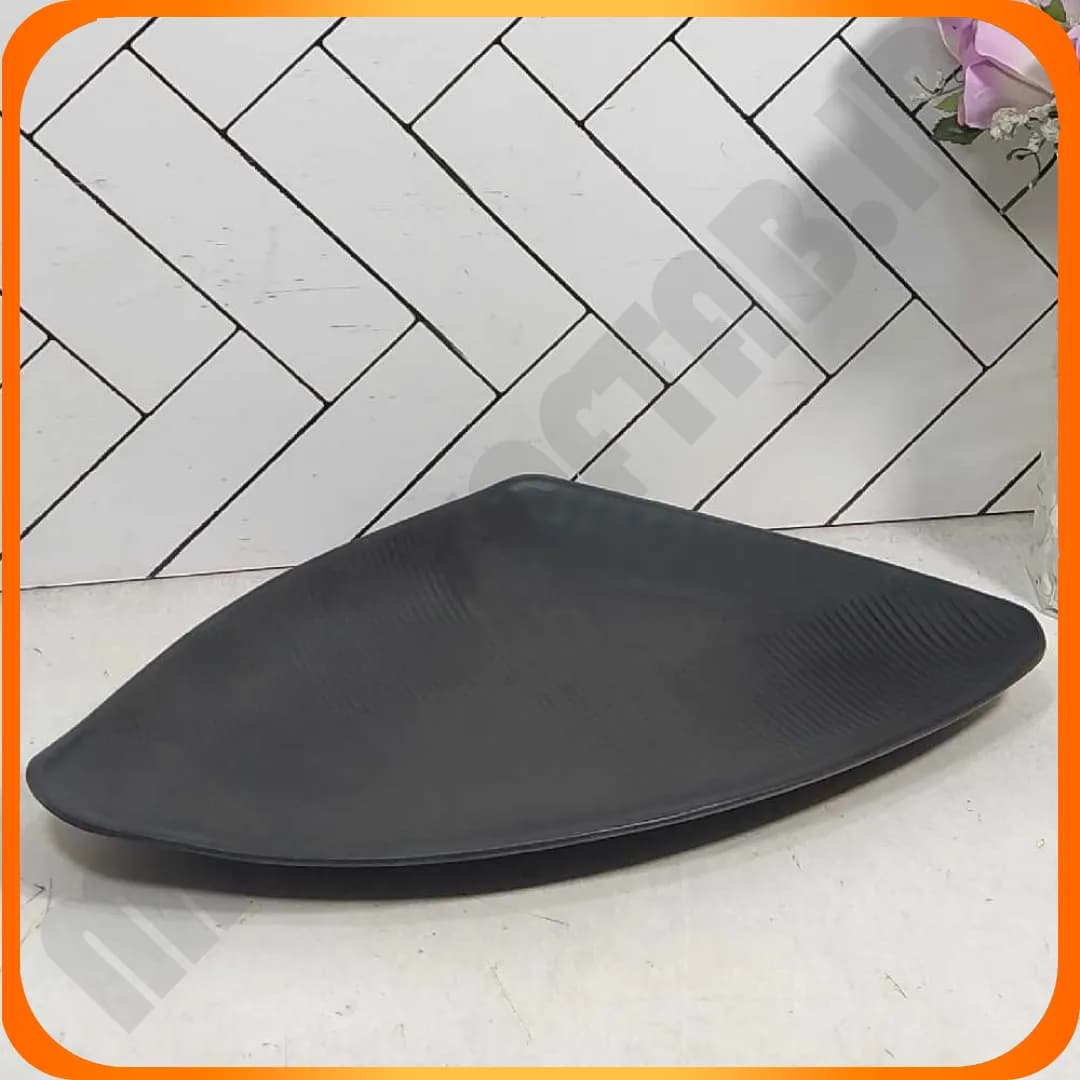 بشقاب مثلث 840014 لرد مشکی مهروز