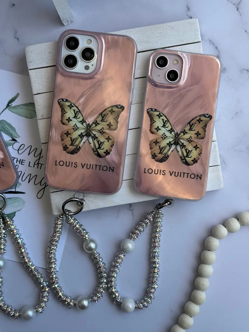 قاب پروانه Louis Vuitton با آویز (کدC1737) — تصویر ۵