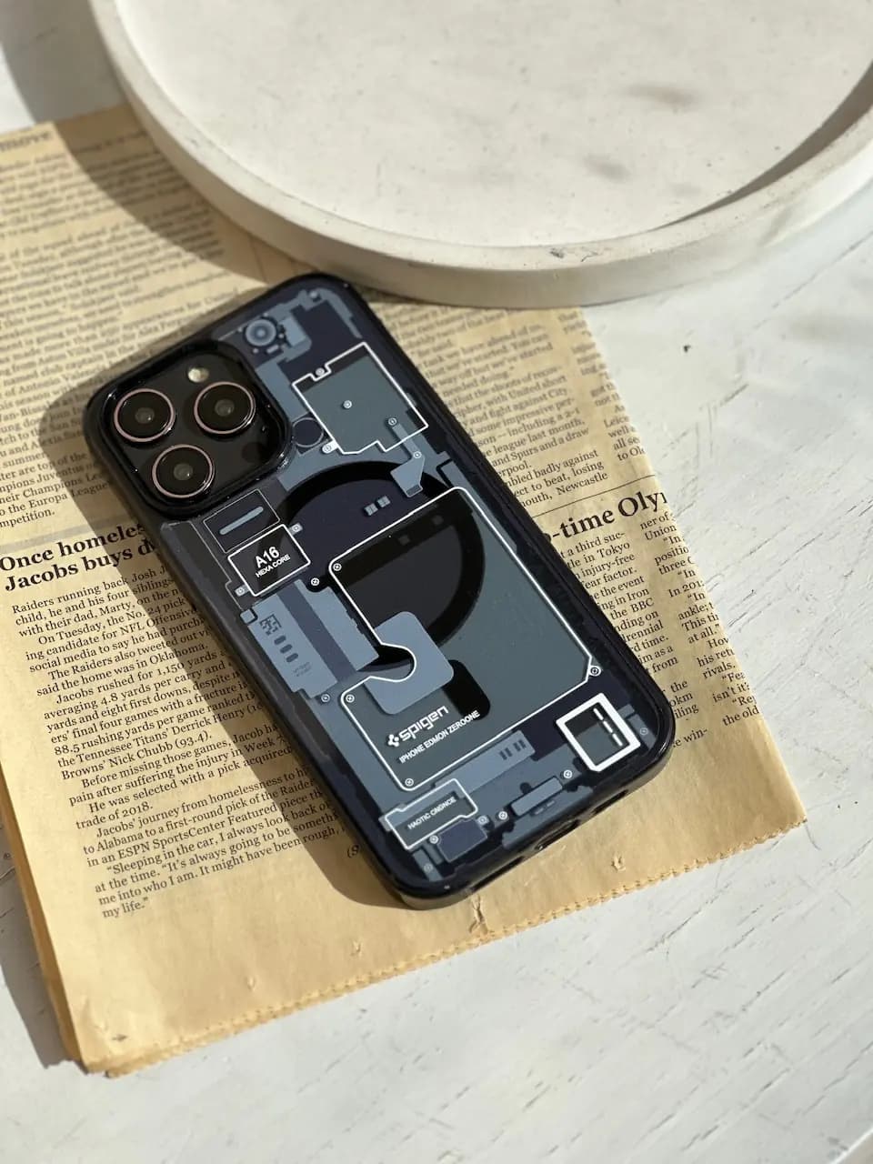 قاب Spigen Technology (کدC1404) — تصویر ۴