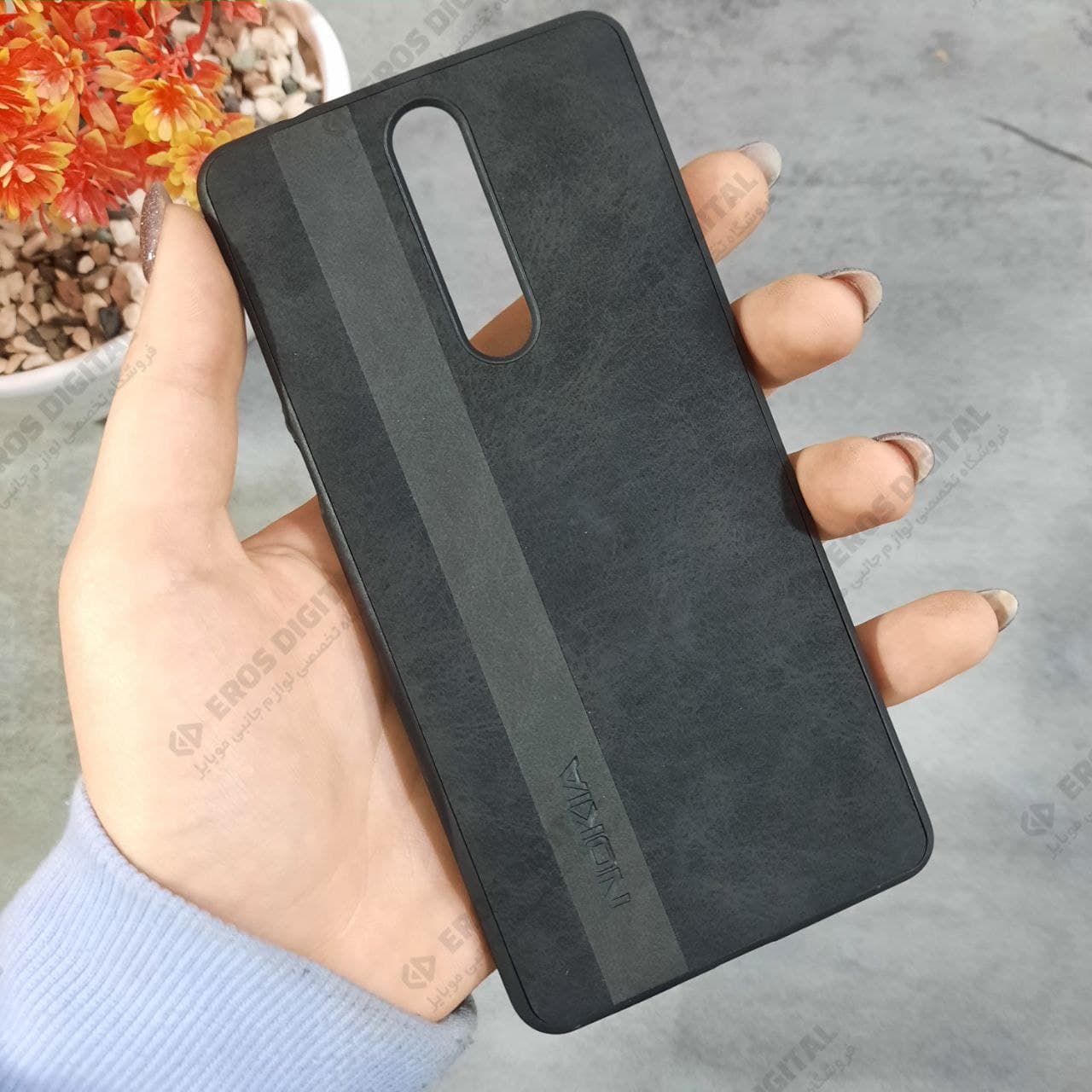 قاب گوشی Nokia 8 مدل پشت چرم با لوگو — تصویر ۲