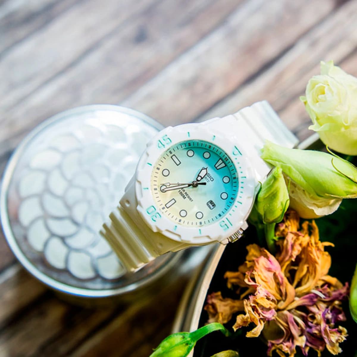 ساعت مچی زنانه کاسیو مدل Casio LRW-200H-2E2V — تصویر ۵
