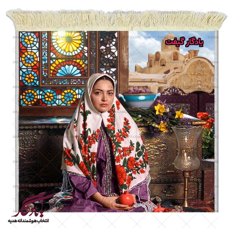 تابلو فرش ماشینی طرح ایرانی بانوی کاشان کد i71 — تصویر ۳