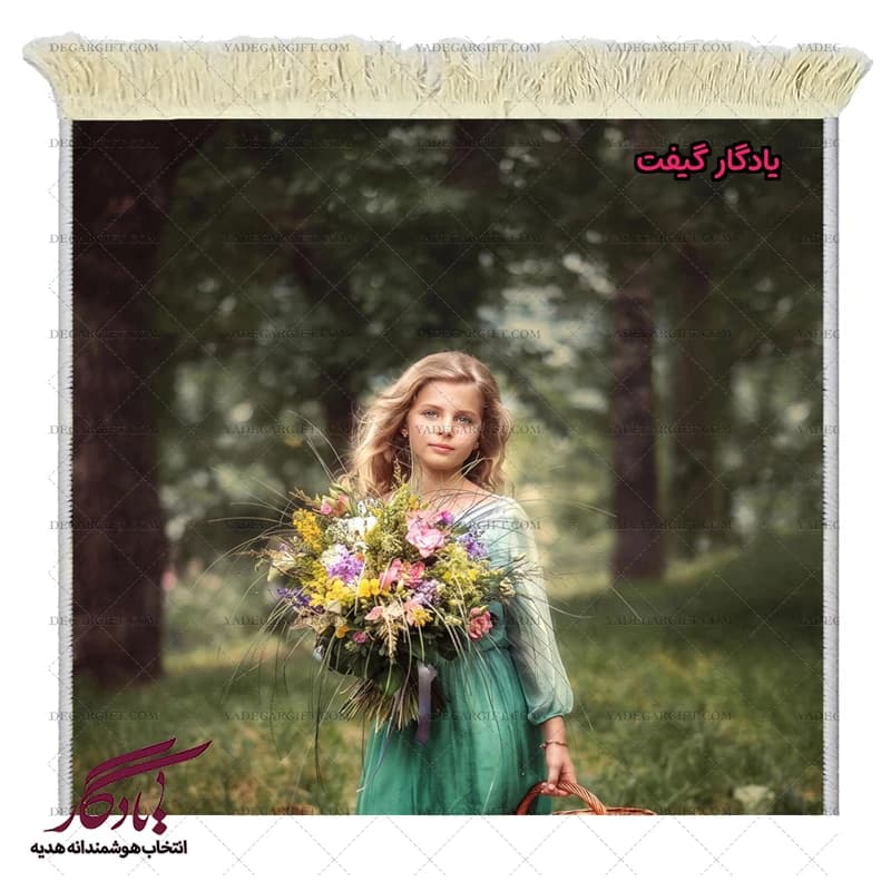 تابلو فرش ماشینی طرح دوشیزه گلفروش کد d48 — تصویر ۳