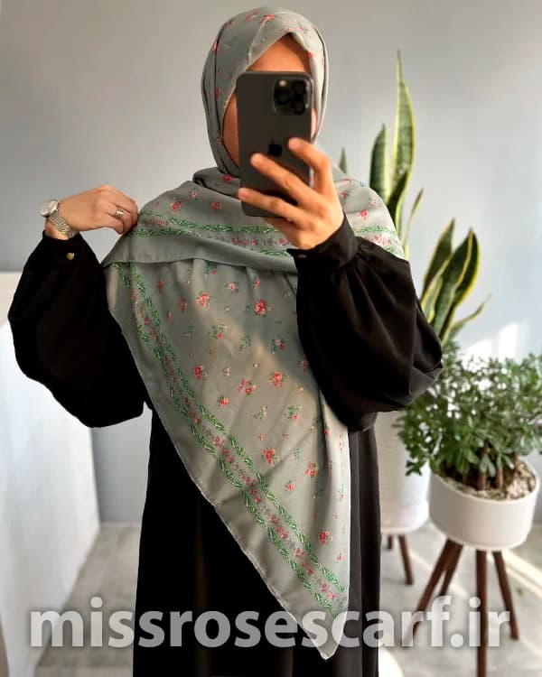 روسری نخی طرح آنا