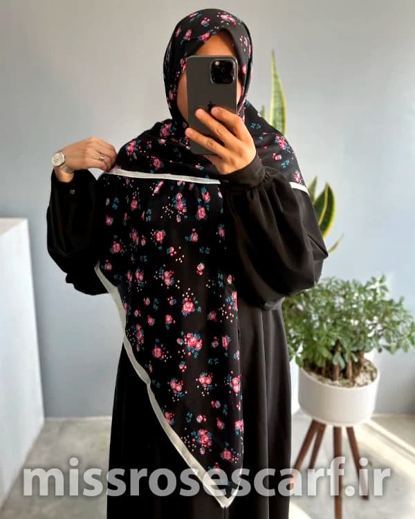 روسری نخی طرح Adina