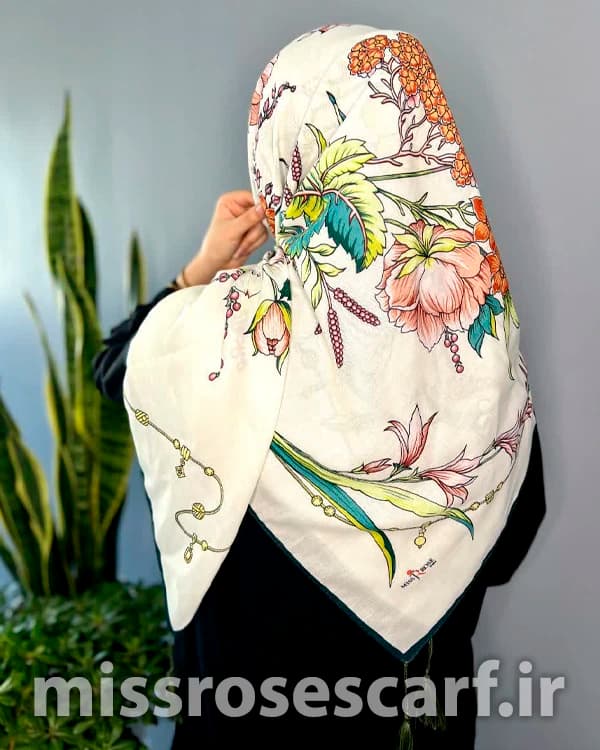 روسری قواره 120 طرح Arin — تصویر ۳