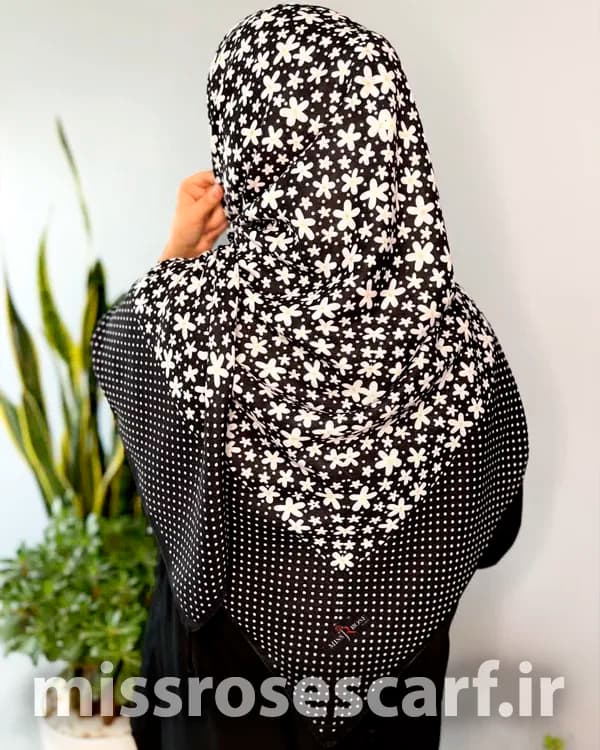 روسری نخی طرح Selma