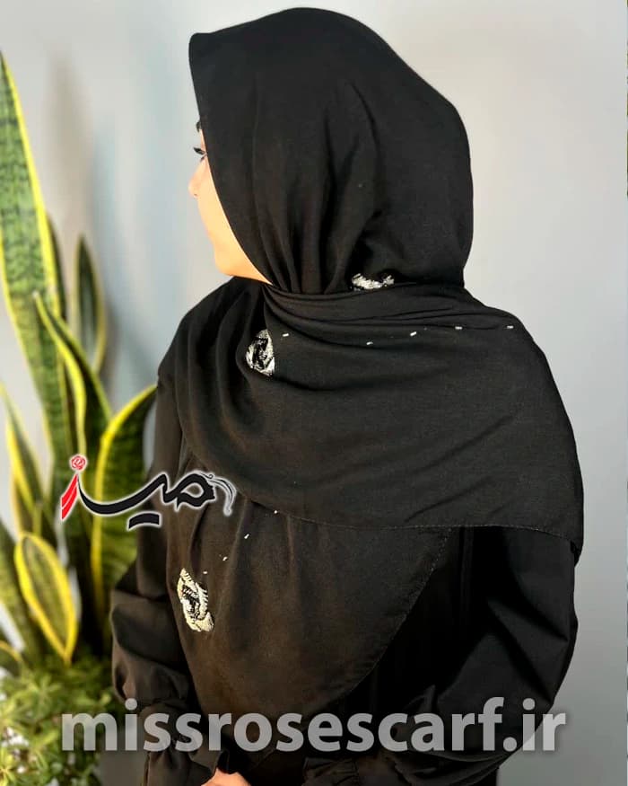 روسری مشکی مجلسی کار شده — تصویر ۳