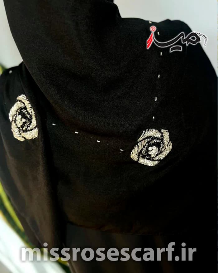 روسری مشکی مجلسی کار شده — تصویر ۲