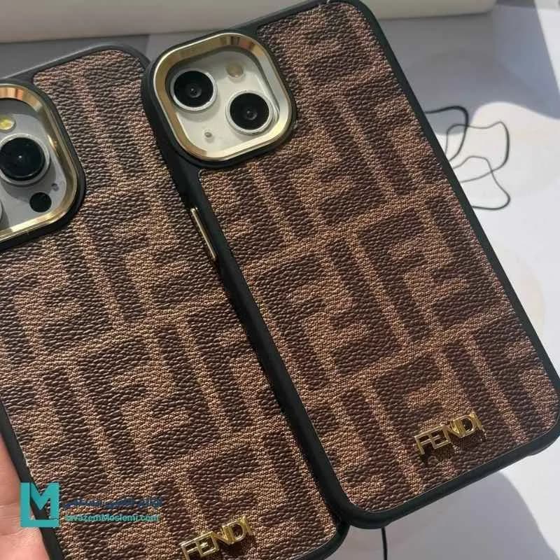 قاب گوشی چرمی طرح فندی مونوگرام کد C3613 | لوازم جانبی مسلمی — تصویر ۲