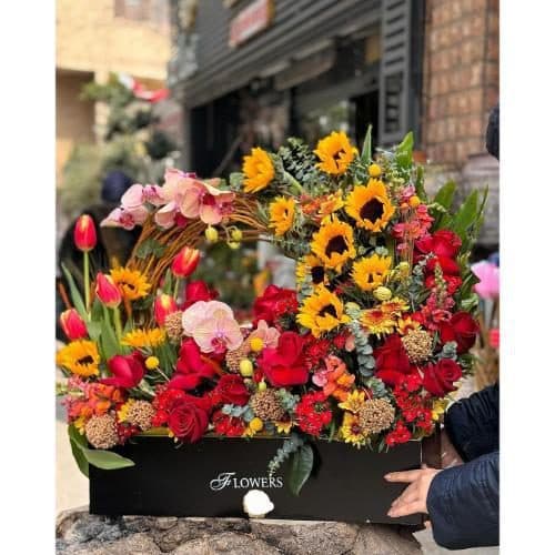 گل و گلدان هدیه خاص به مناسبت افتتاحیه 9716