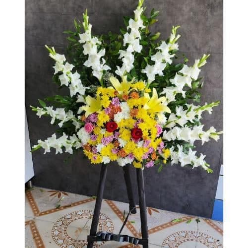 گل تسلیت آبرومند و شیک به مناسبت سالگرد مادر دوستم 9675