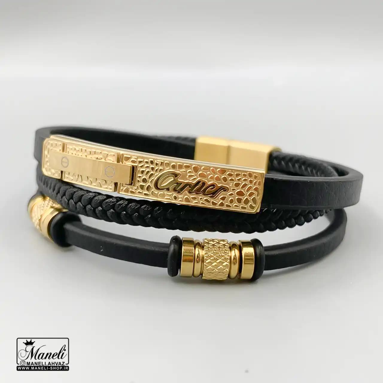 دستبند چرم پلاک دار سه ردیفه با نماد cartier طلایی 14040843 — تصویر ۲