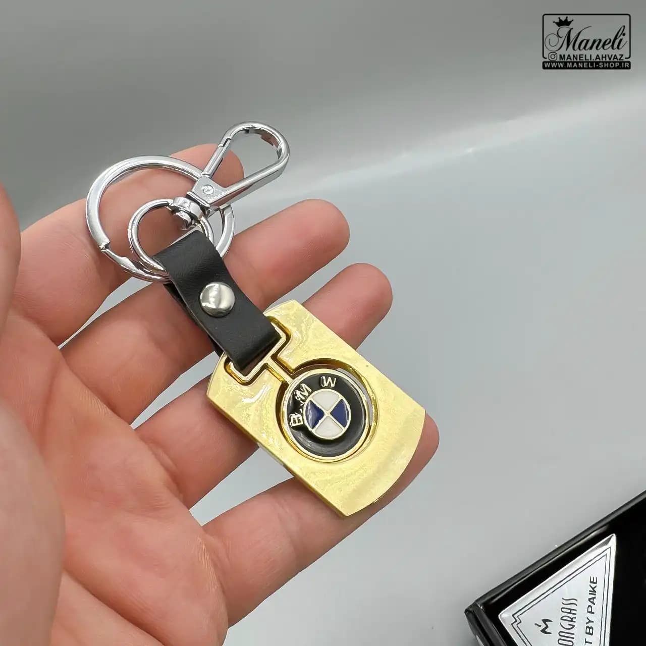 ست هدیه ای فندک و جاکلیدی و خودکار طرح BMW طلایی 14040807 — تصویر ۳