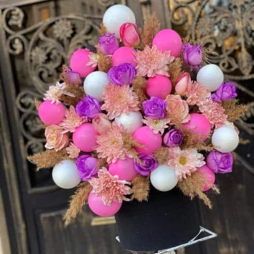 گل و هدیه برای مجری تبلیغاتی pe100 — تصویر ۲