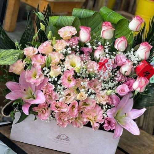 گل فروشی نزدیک کافه رومی الهیه تهران r310 — تصویر ۲
