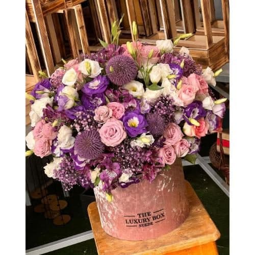 گل فروشی نزدیک کافه معشوقه محله انقلاب تهران r306 — تصویر ۲